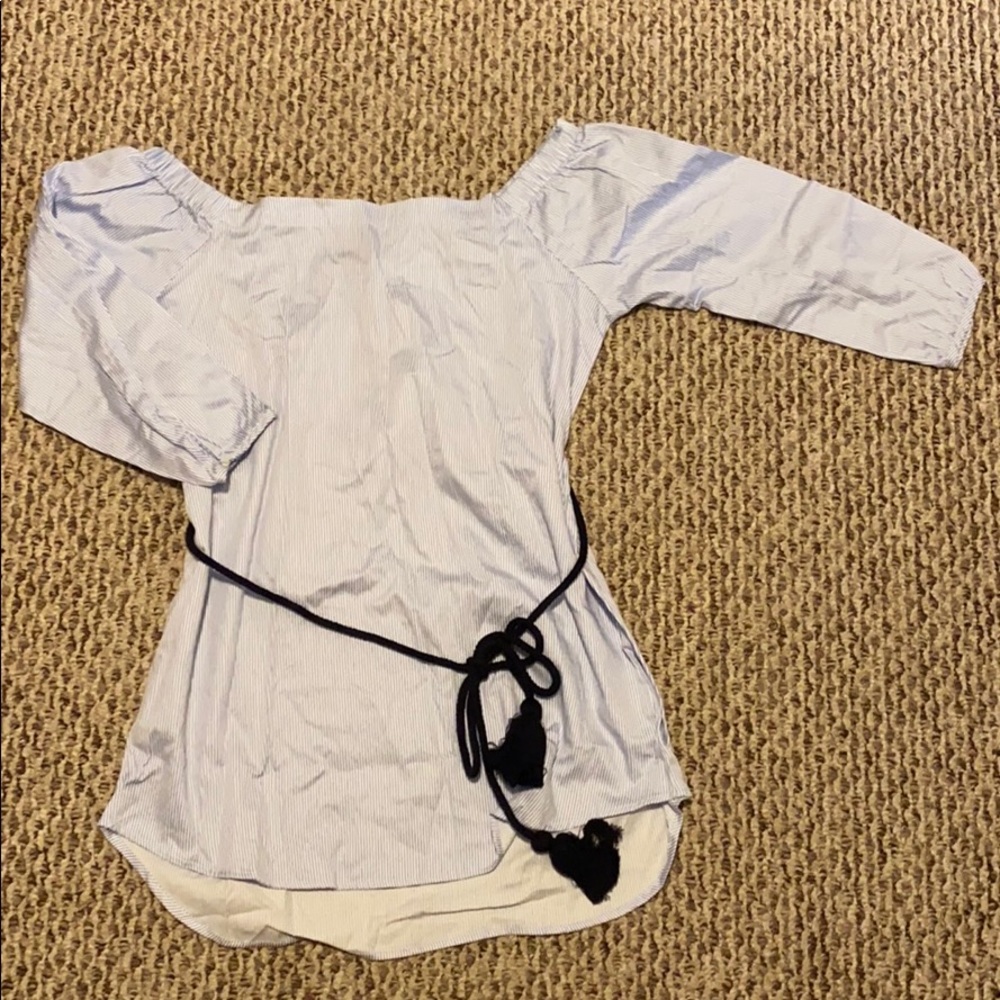 ⭐️⭐️ The Limited off-shoulder striped shirt